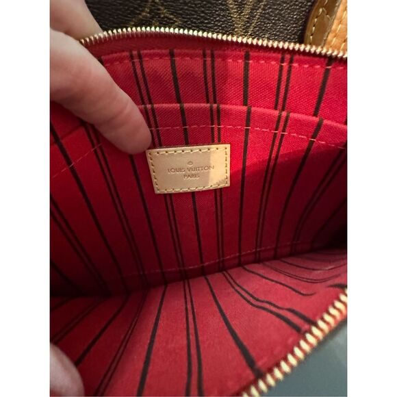 Louis Vuitton Brown and Tan Shoulder Bag - Picture 6 of 8